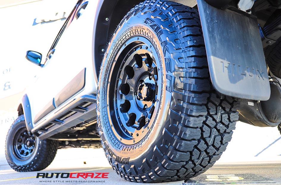 TOYOTA HILUX N80 4WD MO990 ROTARY GLOSS BLACK